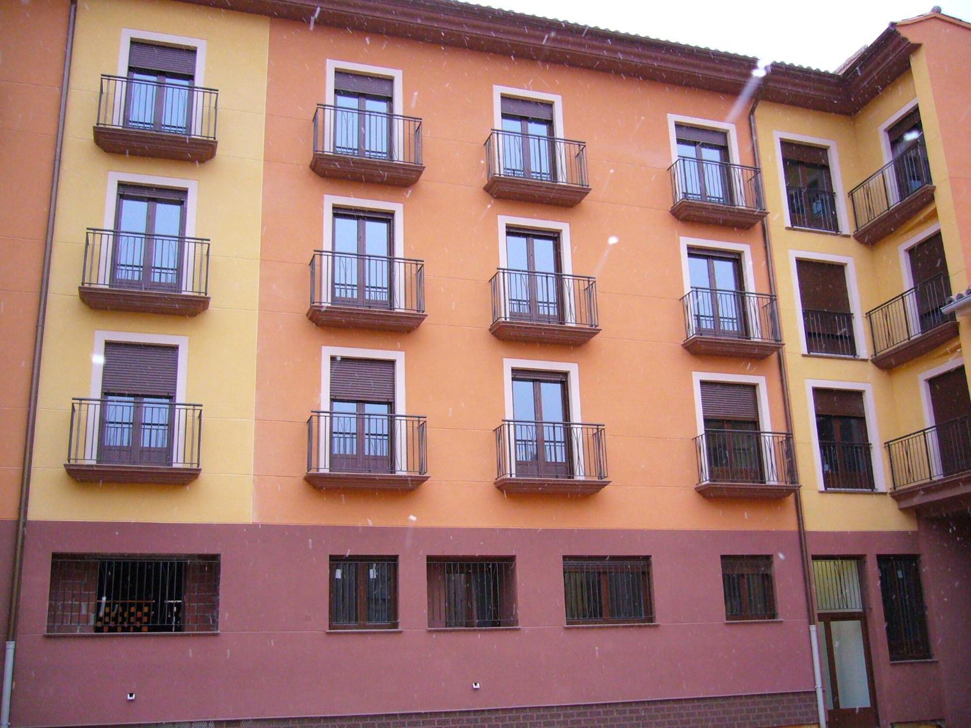 Apartamentos Puerta Muralla Teruel Exterior photo
