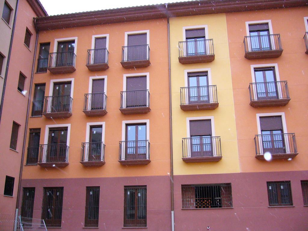 Apartamentos Puerta Muralla Teruel Room photo