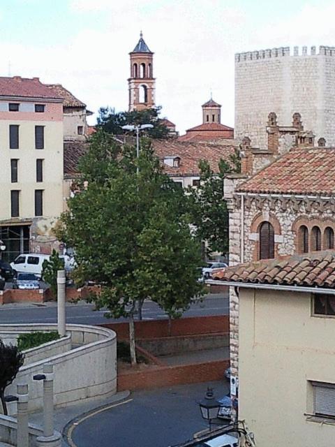Apartamentos Puerta Muralla Teruel Exterior photo